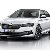 El Škoda Superb iV híbrido enchufable entra a producción, con el objetivo de vender 15.000 al año