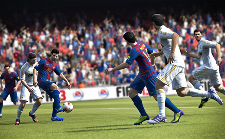 Ojito con lo que le dices al árbitro en la versión Kinect de 'FIFA 13'. ¡Que no te patine la sinhueso!