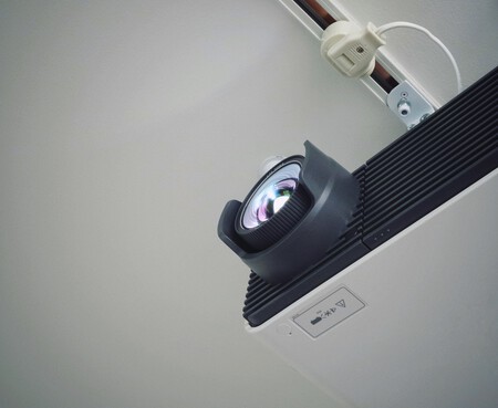 Así podemos girar la pantalla de nuestro Mac para adaptarnos a un proyector o usar un monitor vertical