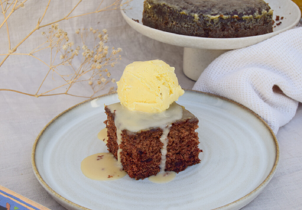 Sticky toffee pudding, el irresistible postre británico a base de dátiles