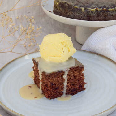 Sticky toffee pudding, el irresistible postre británico a base de dátiles 