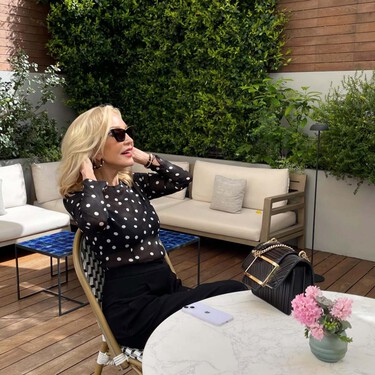 Sfera rebaja por menos de 12 euros las blusas favoritas de las mujeres de 60 años: elegantes, atemporales, versátiles y muy estilosas 