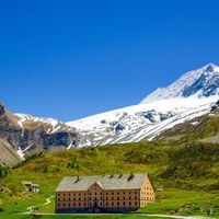 Se você acha que os Alpes Suíços só servem para esquiar, está enganado: eles podem ser a peça-chave da sobrevivência na próxima guerra mundial