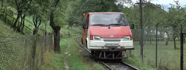 Los habitantes de las montañas de Rumanía necesitaban un medio de transporte. Convirtieron Ford Transit viejas en locomotoras