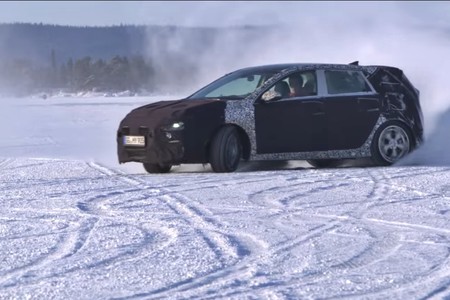 Melodía petrolhead: Thierry Neuville poniendo a punto el futuro Hyundai i30 N sobre hielo