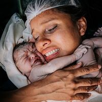 Las mejores fotos del parto y el postparto 2021: 26 impresionantes fotografías que reflejan la belleza del nacimiento 