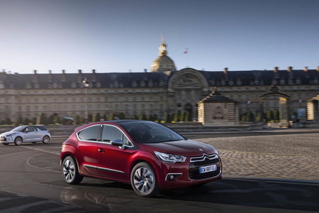 El DS 4 sigue componiendo su gama de motorizaciones Euro 6