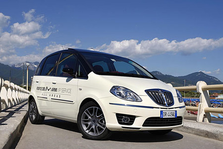 Lancia Musa Poltrona Frau Forte Dei Marmi VIP Service