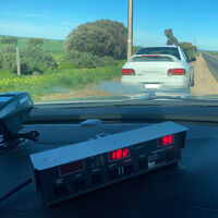 ¡Cazado! La policía pilla a un octogenario australiano a 182 km/h en un Subaru Impreza WRX por una carretera rural