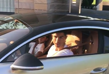 Cristiano Ronaldo ya ha presumido en las redes sociales su nuevo Bugatti Chiron