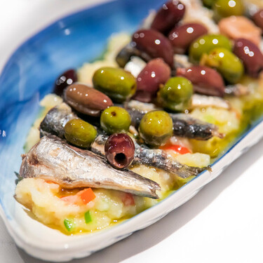 Ensaladilla como en el bar con una lata de sardinas: una receta fácil y rápida para salir de cualquier apuro