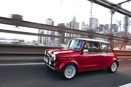 Parece clásico, pero este MINI es un 2018 eléctrico que lamentablmente no podremos tener en el garaje