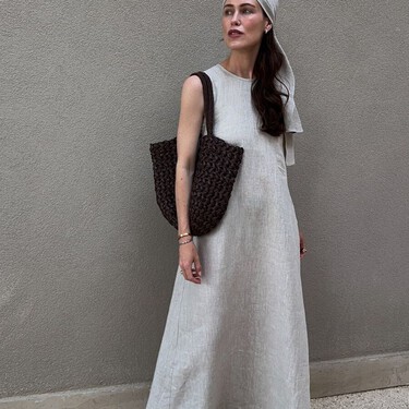 Cinco vestidos holgados de Zara que llevarán 24/7 las mujeres más elegantes de 40 a 50 años esta primavera-verano 2026 