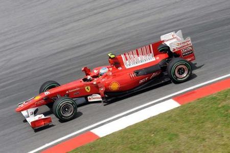 GP de Malasia 2010: Fernando Alonso muere en la orilla