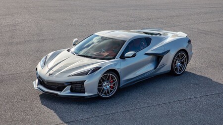 ¡Al descubierto! Esta es la primera imagen del Chevrolet Corvette Z06 sin camuflaje, pero con hambre de Ferrari