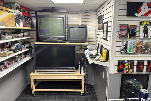 Tres meses y 2.000 dólares después, este coleccionista ha cumplido el sueño de muchos: tener un Gamestop en su sótano