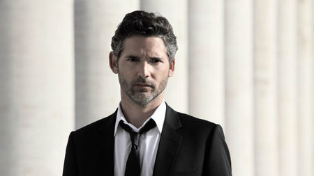 Eric Bana se estrena como imagen del nuevo perfume de Bvlgari