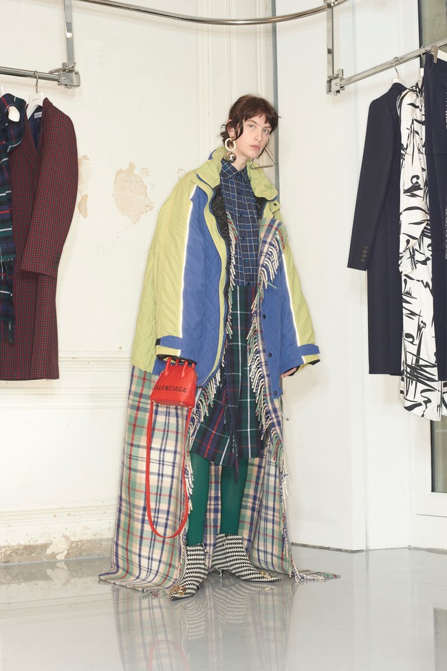 00041 Balenciaga Vogue Pre Fall 2018 Pr