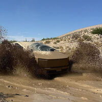 Tesla presume en el barro de reinventar el limpiaparabrisas de la Cybertruck. No funciona bien