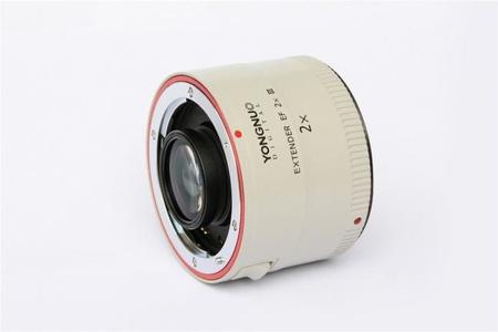 Teleconversor Yongnuo 2x para Canon: las guerras clon llegan a la fotografía