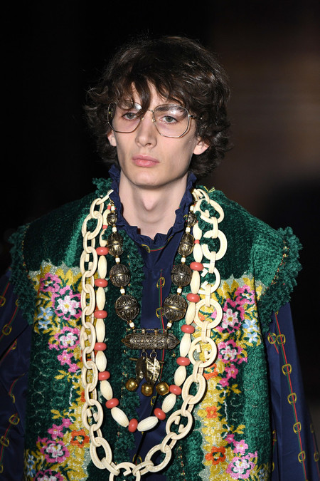 Gucci se inspira en la psicodelia de los cantantes top de los setentas para su colección Primavera-Verano 2019