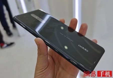 Sin puertos físicos y con la cámara tras la pantalla: así es el prototipo de móvil de OPPO que nos muestra el futuro
