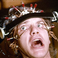 Una de las escenas más icónicas de 'La Naranja Mecánica' tenía un truco infalible: el dolor que veías en la escena no era ficción