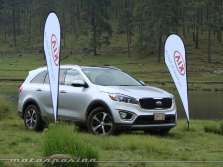 KIA Sorento es la forma en que los coreanos entienden el lujo. Lo probamos
