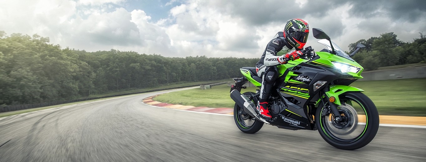 Kawasaki Ninja 400 2018: 50 caballos, menos peso y estética de H2. ¡Sin  complejos!