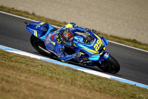 Andrea Iannone y su Suzuki dominan con autoridad el primer día del GP de Australia