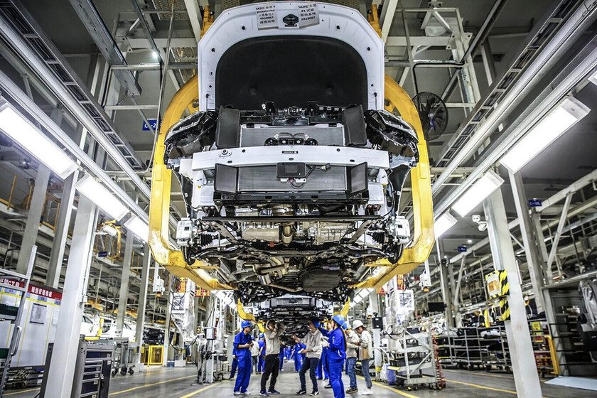 El doble rasero de Europa: poner barreras a los coches chinos porque China  los dopa con ayudas, pero les damos ayudas si ponen sus fábricas aquí