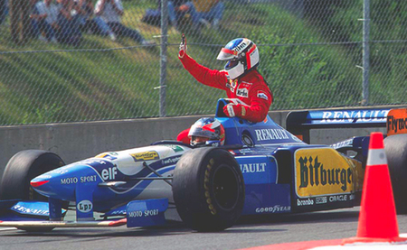 Gran Premio de Canadá 1995: todo el paddock celebra la victoria de Jean Alesi