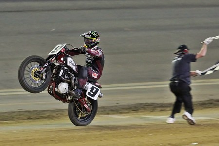 ¡Indian lo ha logrado! Doblete histórico de la FTR750 en Daytona con victoria de Jared Mees