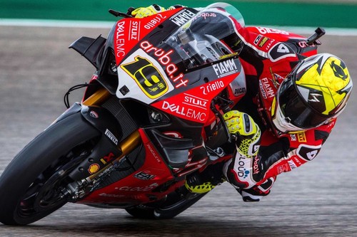 Álvaro Bautista sigue incontestable en Aragón logrando su mayor victoria en Superbikes