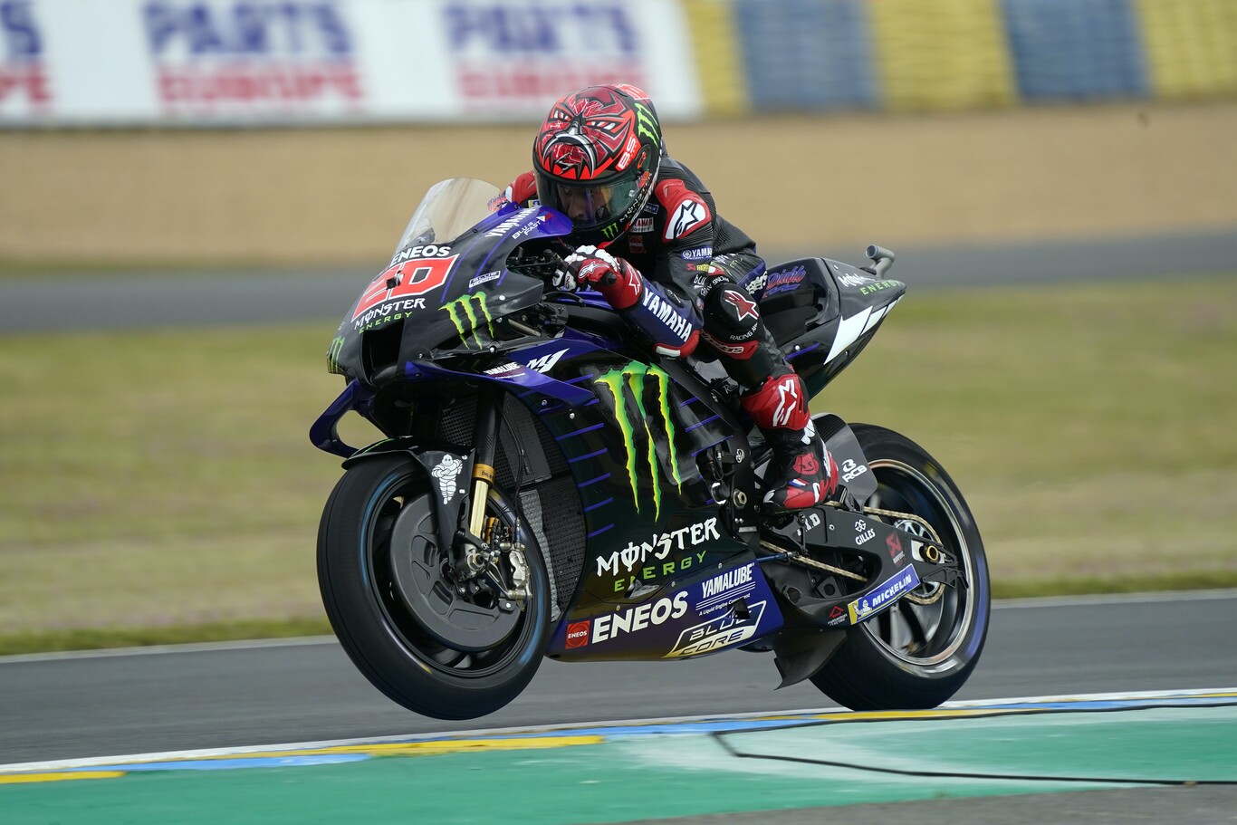 Fabio Quartararo lidera el doblete de Yamaha para quedarse con una pole position que rozó Marc Márquez