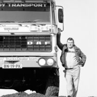 Ha fallecido una leyenda del Dakar: el mítico piloto que adelantó a Ari Vatanen con un camión de 10 toneladas a 200 km/h