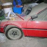 Este pobre BMW M1 abandonado ha pasado 34 años cogiendo polvo en un garaje
