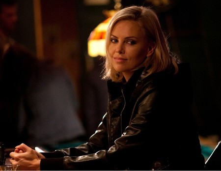 Charlize Theron pasa por el quirófano... ¡y no precisamente por capricho!