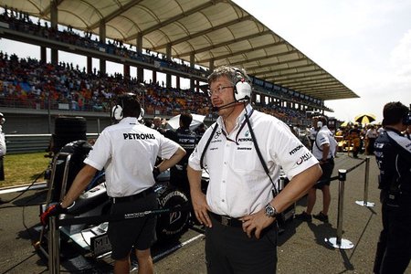 Ross Brawn sugiere a Mercedes-Benz no suministrar motores a más equipos y concentrar esfuerzos