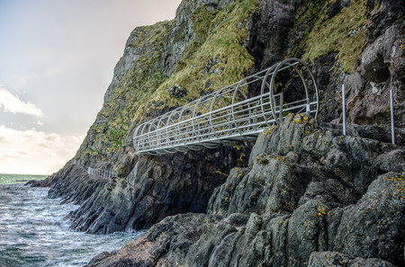 El sendero de los Gobbins, un paseo espectacular sobre la costa irlandesa