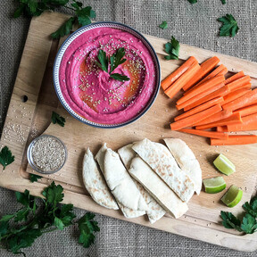 Hummus de remolacha: receta fácil para una crema untable diferente 