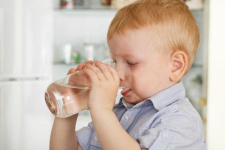 Consejos para lograr una buena hidratación en los niños
