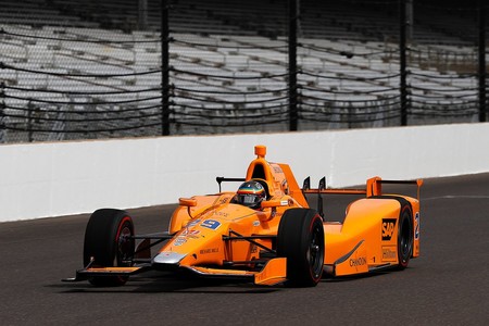 Fernando Alonso sorprende en su primer test con un Indycar