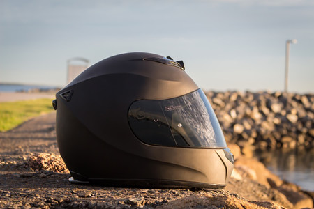 El IRIS Helmets DC-2 podría ser el fin de las cámaras deportivas, si grabar en moto fuese legal
