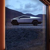 Elon Musk mintió: convirtió la Tesla Cybertruck en un coche eléctrico de lujo que nadie quiere y ahora la intentan colar como un modelo básico mucho más barato