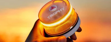 Aldi lanza este viernes la baliza V16 obligatoria para el coche con un 43% de descuento por tiempo limitado