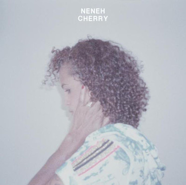 ¿Cómo suenan Neneh Cherry y Robyn juntas? Descúbrelo con 'Out Of The Black'