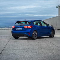 El Ford Focus 2018 llegará escalonadamente a los concesionarios españoles, partiendo de los 19.585 euros
