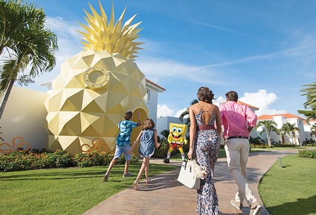 Dormir en la piña al lado del mar: el hotel de Bob Esponja en Punta Cana