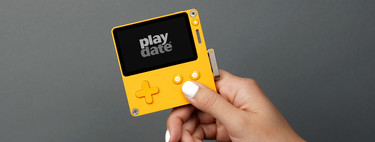 Playdate es una simpática consola portátil (¡con manivela!) que recuerda a la mítica Game Boy y que llegará en 2020 